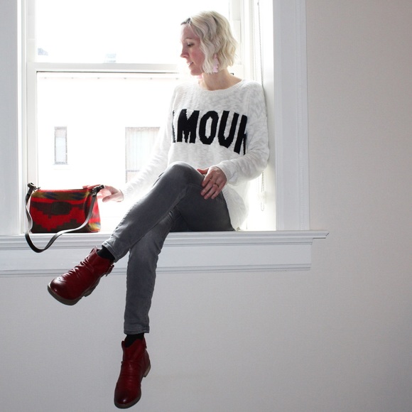 Meet your Posher, Tori - Picture 14 of 15